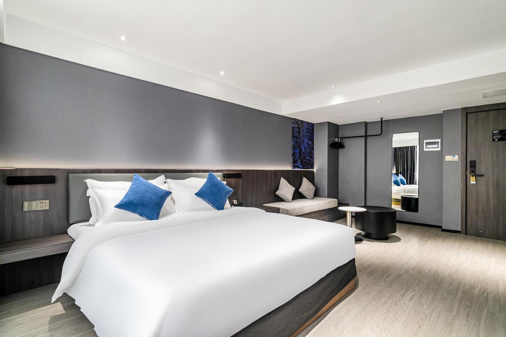 Insail Hotels Canton Extérieur photo