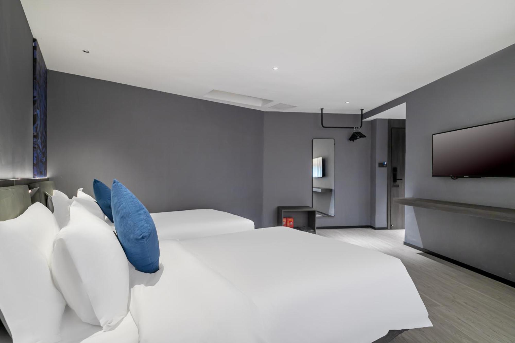 Insail Hotels Canton Extérieur photo