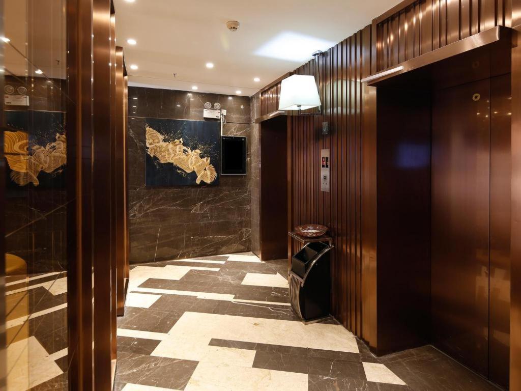 Insail Hotels Canton Extérieur photo